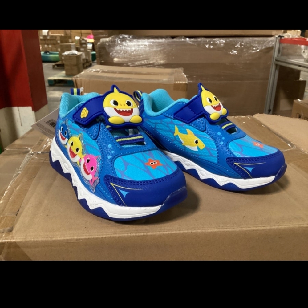 Retail 19.99- Pinkfong Baby Shark Light Up Velcro Shoes